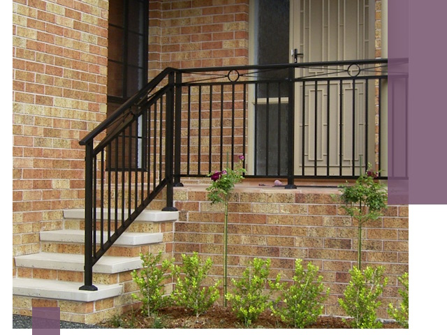 Уличные перила из металла под ключ в Карталах