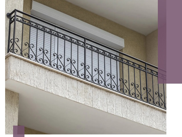 Балконные ограждения из металла и стекла в Карталах для домов